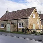 Holiday home Lark Rise