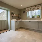 Holiday home Lark Rise *