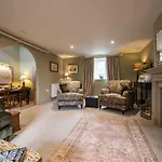 Holiday home Lark Rise