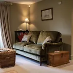 Holiday home Lark Rise *